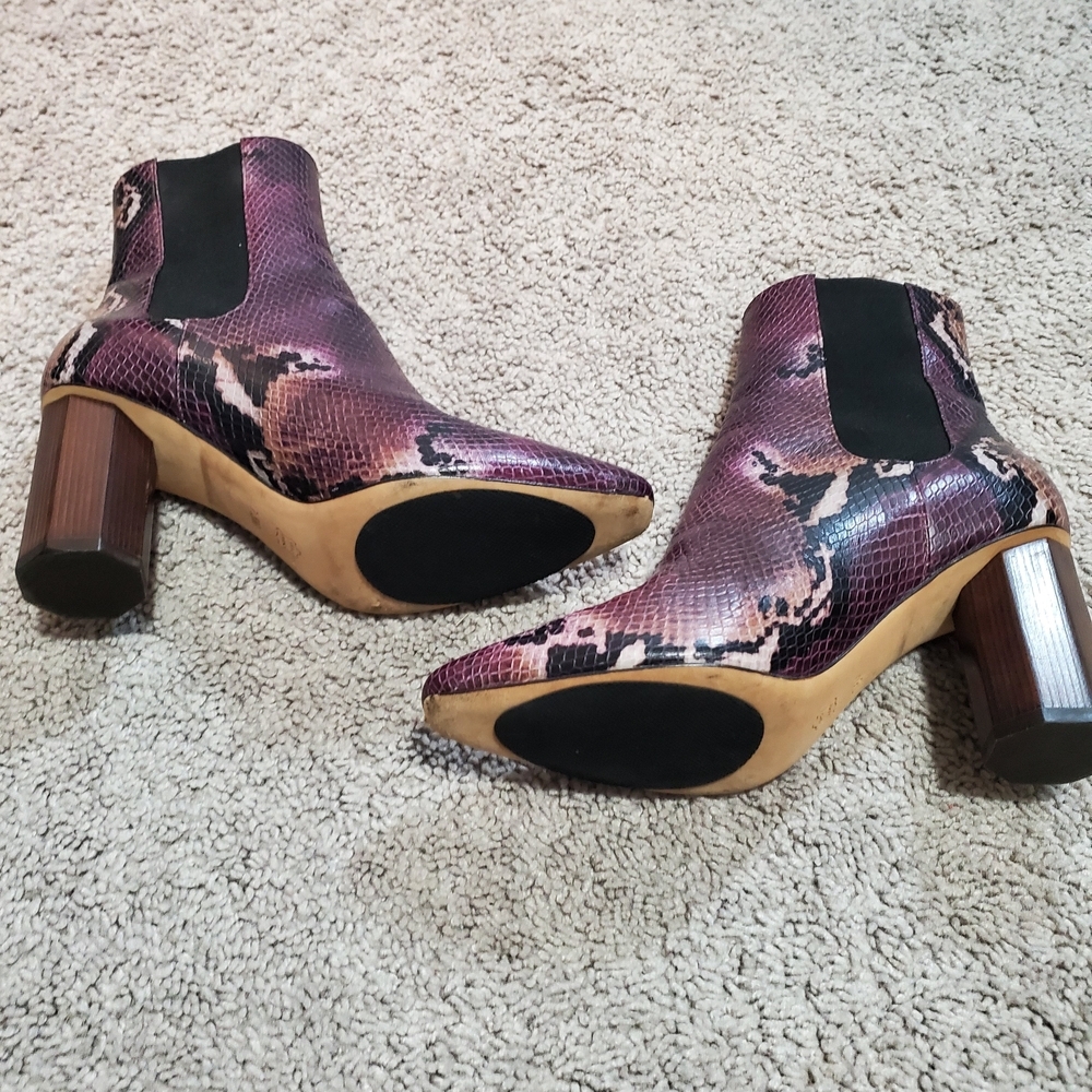 Donald J. Pliner Laila Purple Snakeskin Style Ankle Booties 7.5